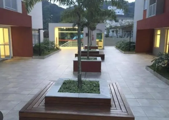 Ap ótima localização Guarujá Apartamento
