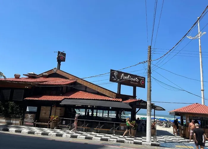 Lindo Apto Guarujá 50m da Praia das Pitangueiras